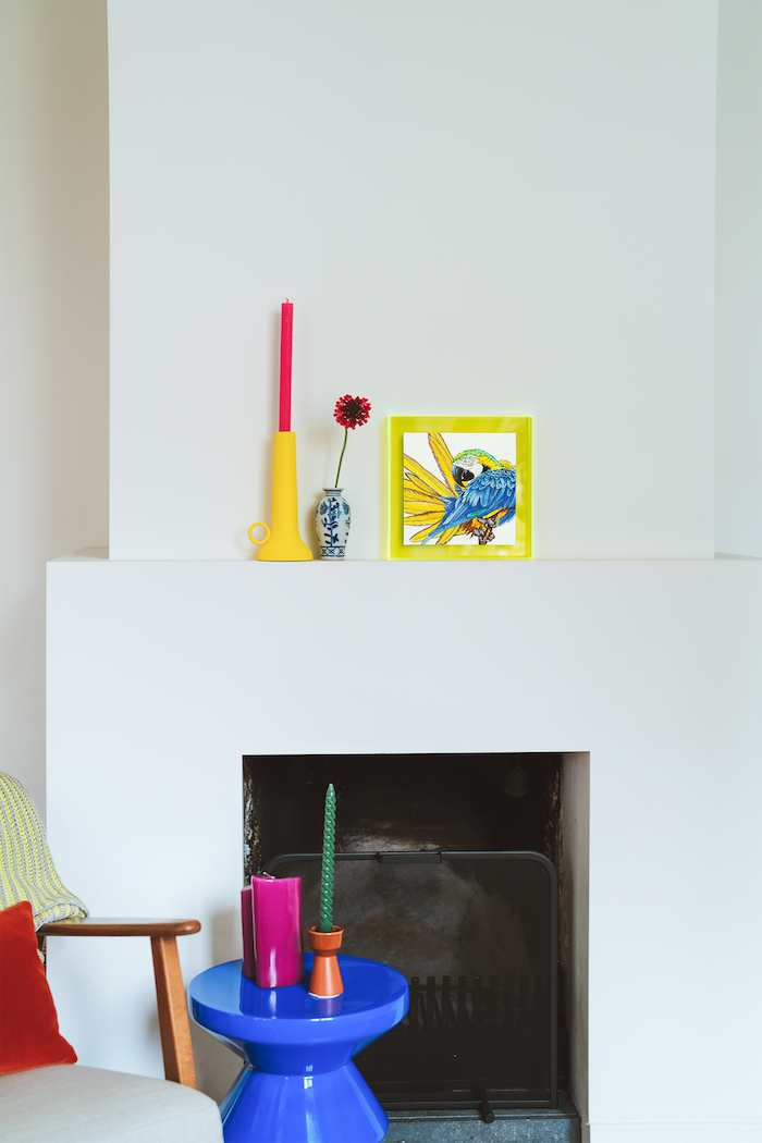Ara in aquarel stijl in neon gele lijst